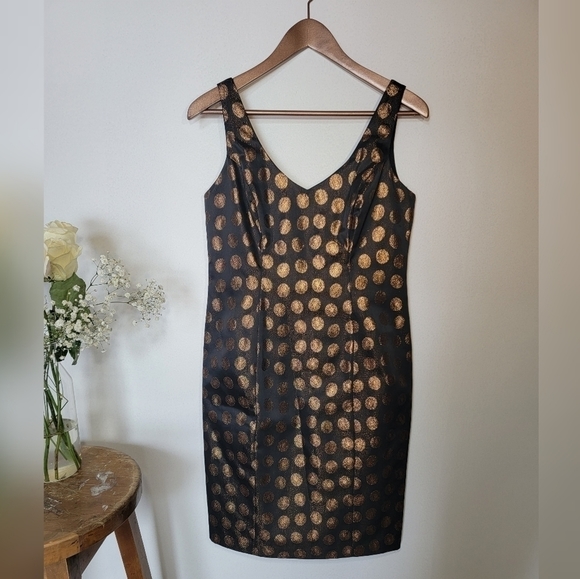 FAIRWEATHER Retro Black and Gold circle pattern mini dress V-neck. Zip up. - Picture 1 of 9